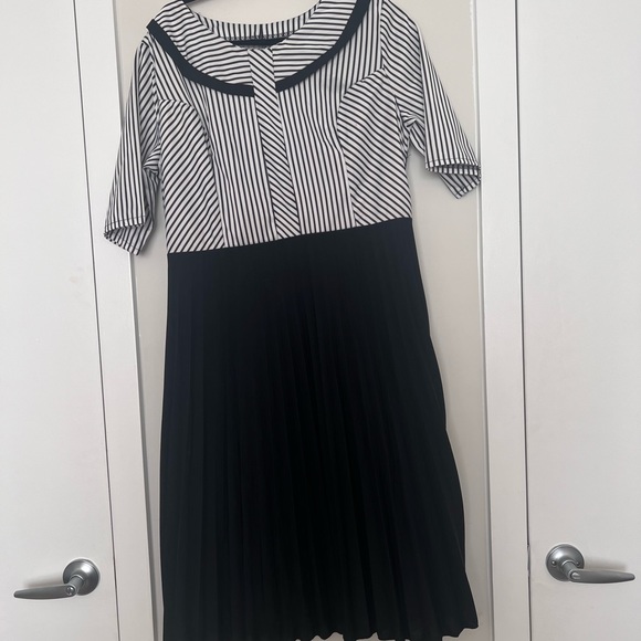 Plus size Pleated office wear Dress - Picture 2 of 4